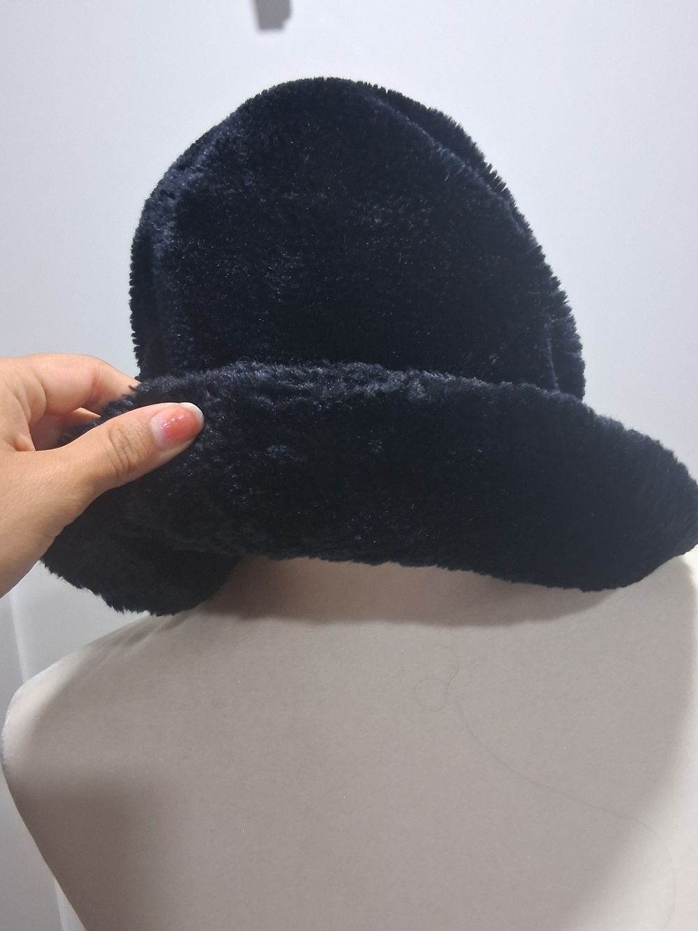 Vintage 90s/Y2K Liz Claiborne Faux Fur Bucket Hat